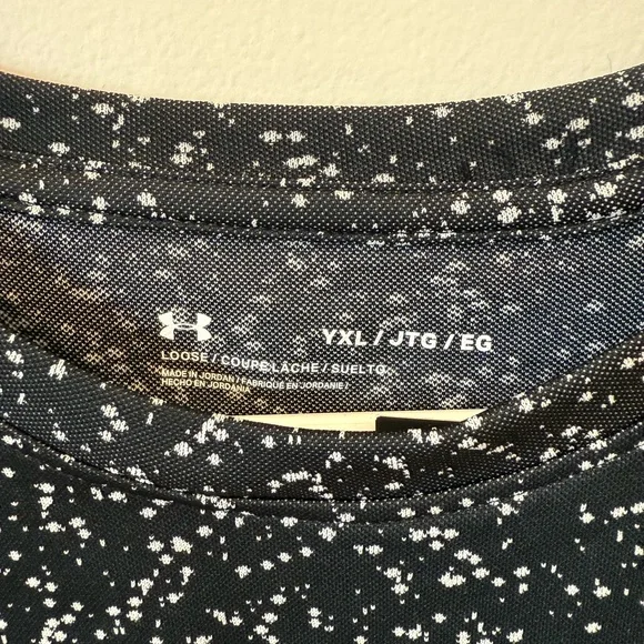 2 Under Armour Shirts - Picture 10 of 12